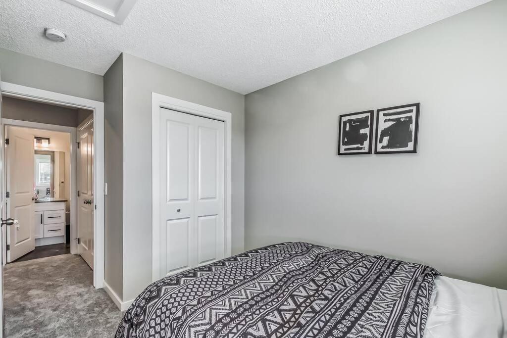 Urban Gem South Apartment Calgary